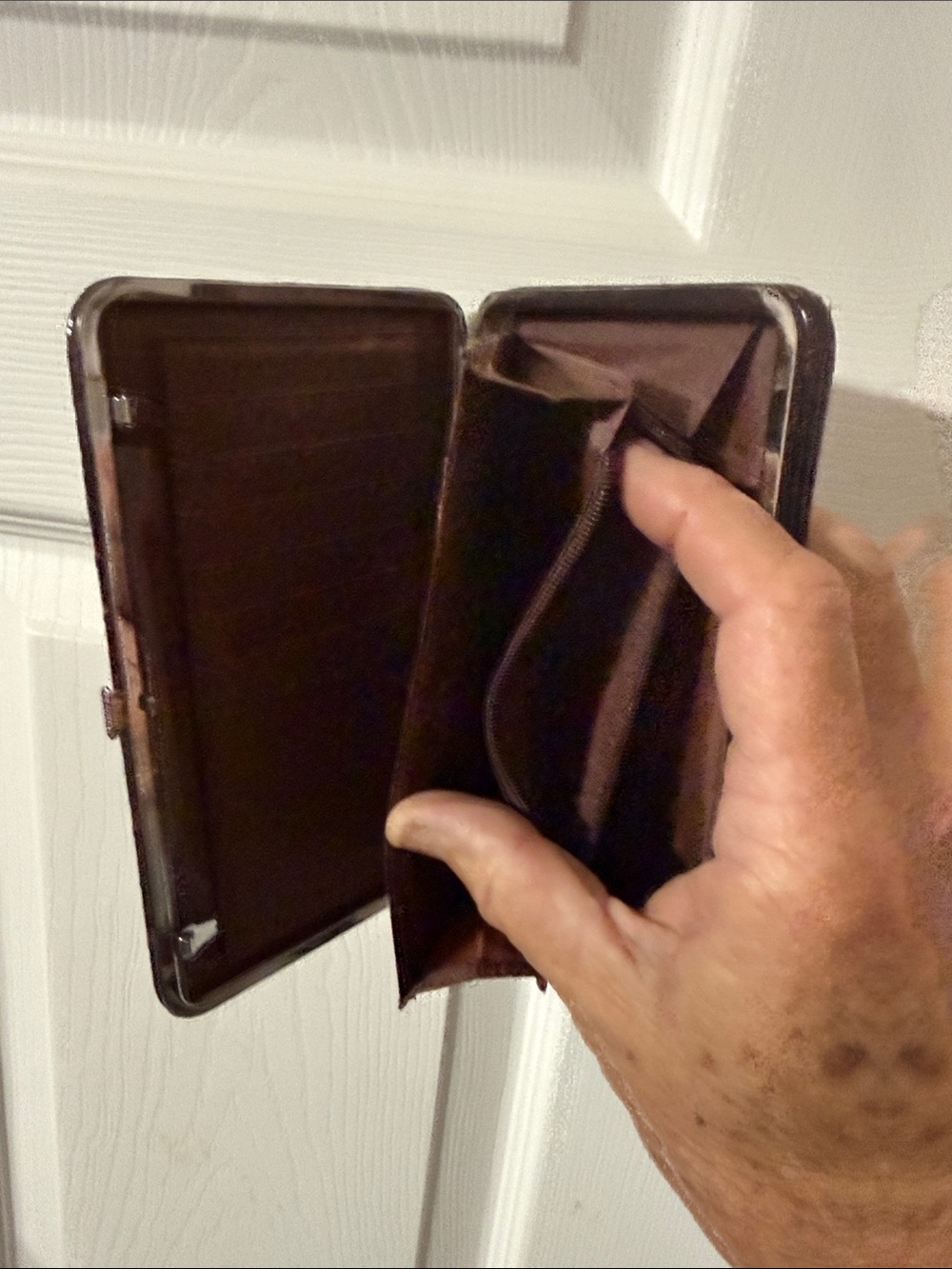 Brown Croc-Embossed Women's Wallet - Picture 5 of 6